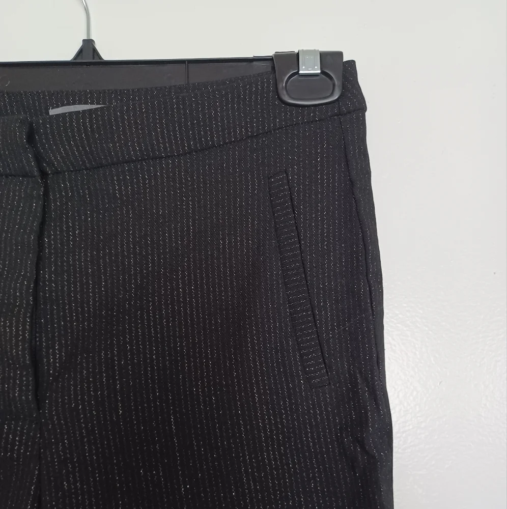 Worthington Slim Leg Black w/ Gold striped threading - size 4 - Picture 7 of 8